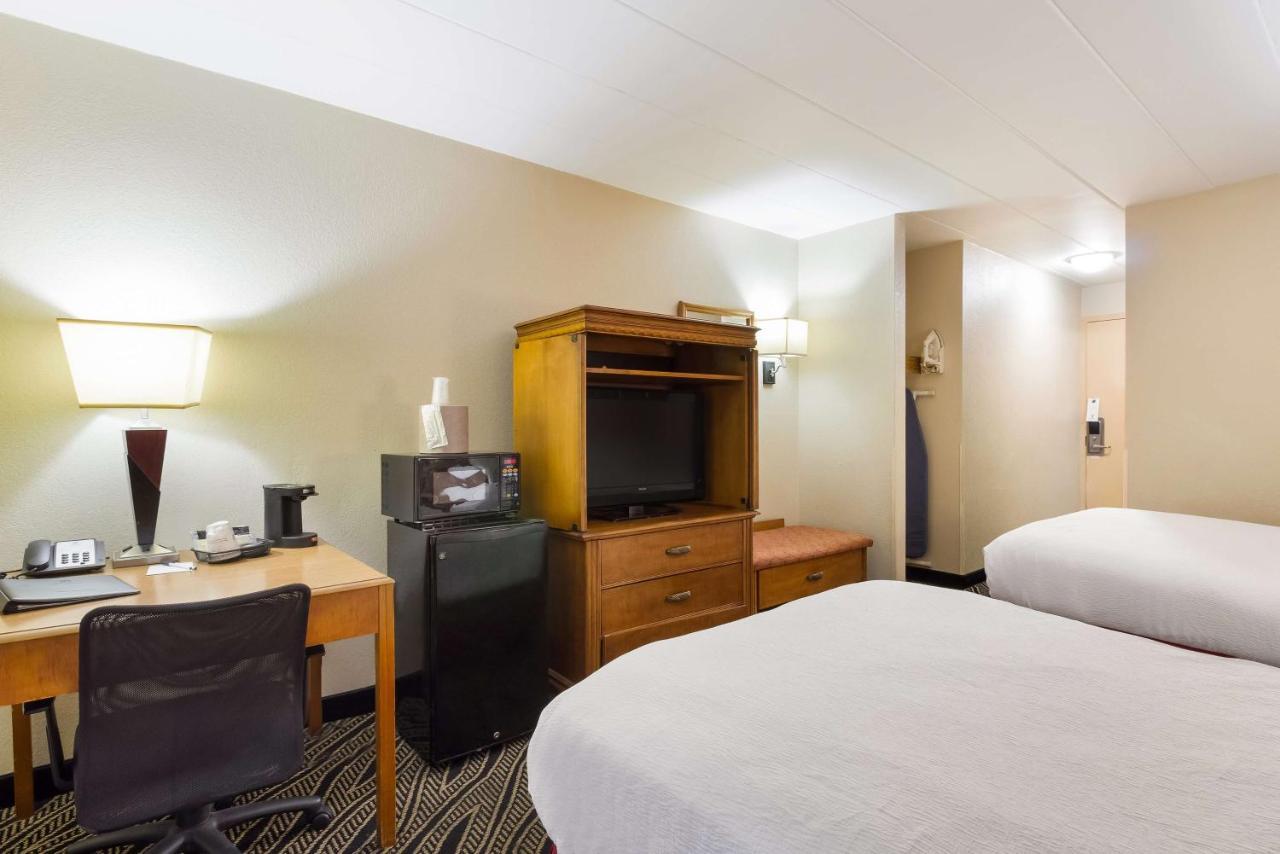 Best Western Braddock Inn La Vale Εξωτερικό φωτογραφία